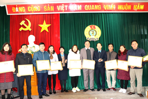 Liên đoàn Lao động tỉnh tổng kết công tác công đoàn năm 2020 và triển khai nhiệm vụ năm 2021; sơ kết giữa nhiệm kỳ thực hiện Nghị quyết Đại hội IX Công đoàn tỉnh Nghị quyết Đại hội XII Công đoàn Việt Nam