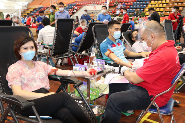 Đoàn viên, CNVCLĐ tỉnh Bắc Kạn tích cực tham gia hiến máu tình nguyện