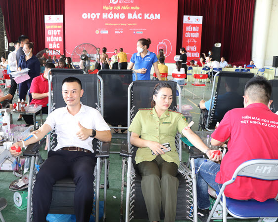 Gần một nghìn đoàn viên, CNVCLĐ tham gia Ngày hội hiến máu tình nguyện năm 2022