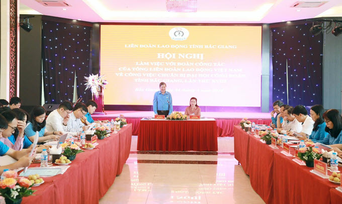 Phó Chủ tịch Thường trực Tổng Liên đoàn Lao động Việt Nam kiểm tra tiến độ, hồ sơ công việc chuẩn bị tổ chức Đại hội Công đoàn tỉnh Bắc Giang lần thứ XVIII làm điểm của cả nước