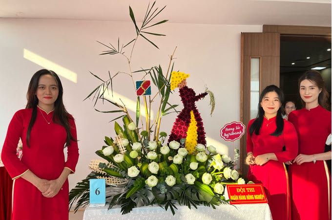 Khối Thi đua Ngân hàng tỉnh Bắc Kạn tổ chức Hội thi cắm hoa nghệ thuật chào mừng kỷ niệm 93 năm Ngày thành lập Hội Liên hiệp Phụ nữ Việt Nam