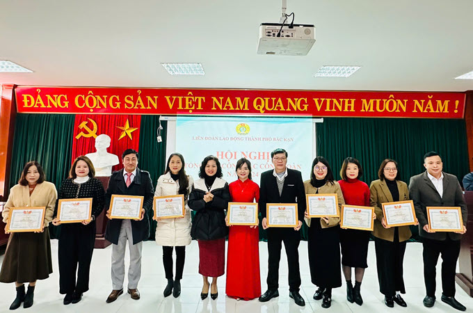 Liên đoàn Lao động thành phố tổ chức Hội nghị tổng kết công tác công đoàn năm 2024, triển khai nhiệm vụ năm 2025