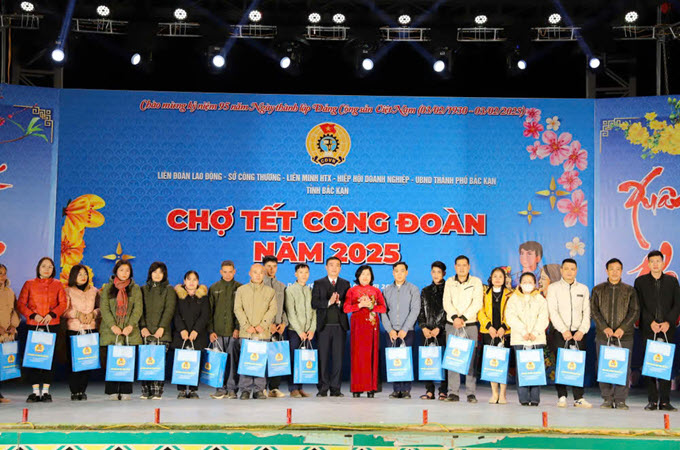 Chương trình Chợ Tết Công đoàn năm 2025 thành công tốt đẹp