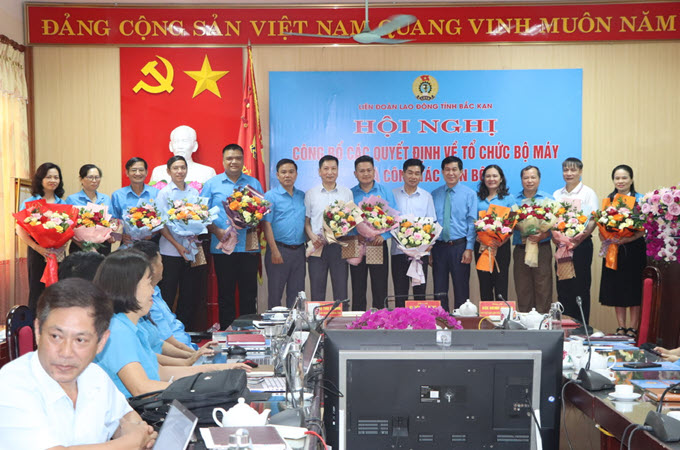 /upload/images/nam-2025/thang-06.2025/2.2.-anh-trao-hoa.jpg