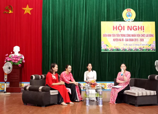 Hội nghị điển hình tiên tiến trong CNVCLĐ huyện Na Rì, giai đoạn 2015-2020